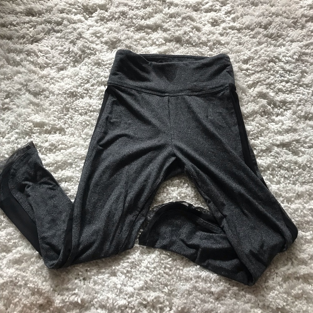 SOLD ❤️Victoria Secret Sport Mesh Leggings